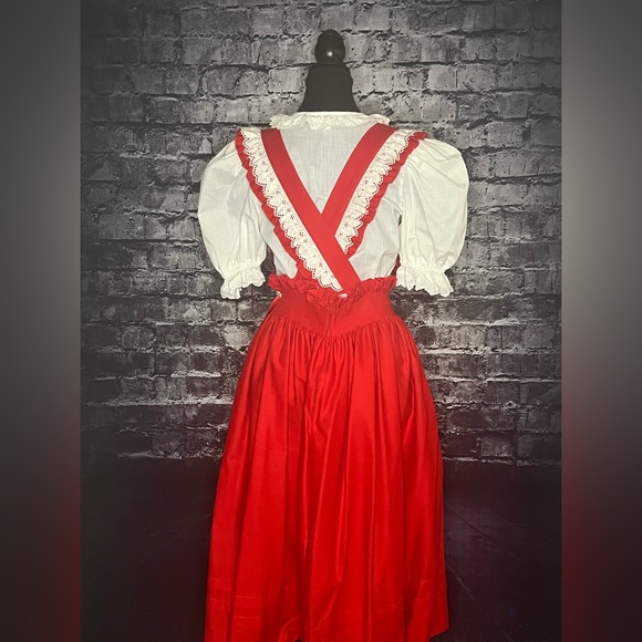 Bavarian Oktoberfest Dirndl - Picture 6 of 7